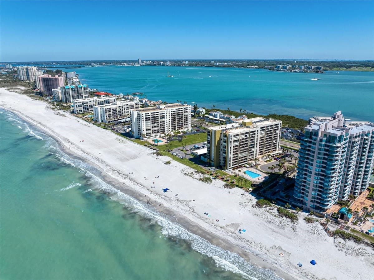 1480 GULF BOULEVARD — photo 3 of 36