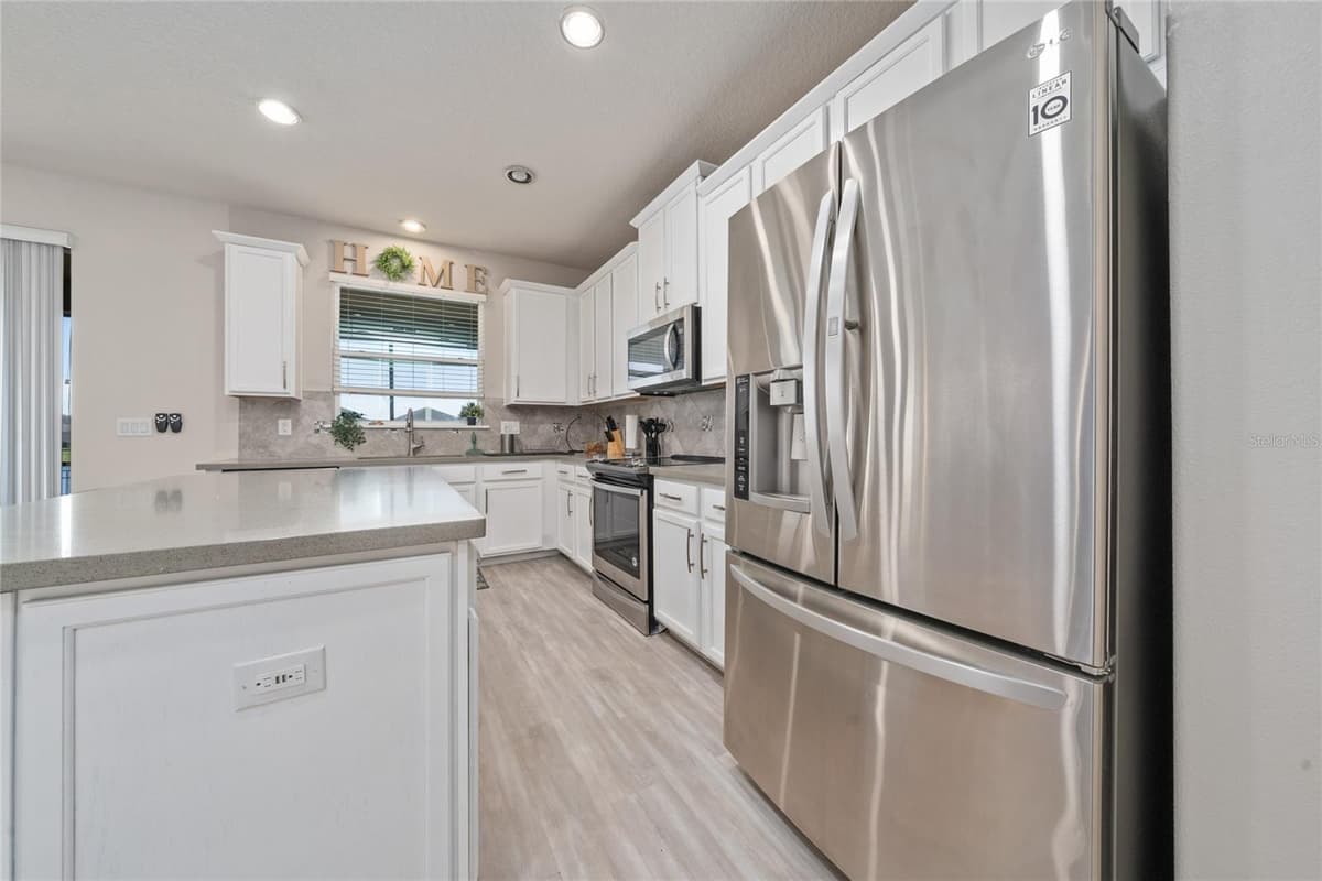 3018 JARDIN STREET — photo 14 of 44