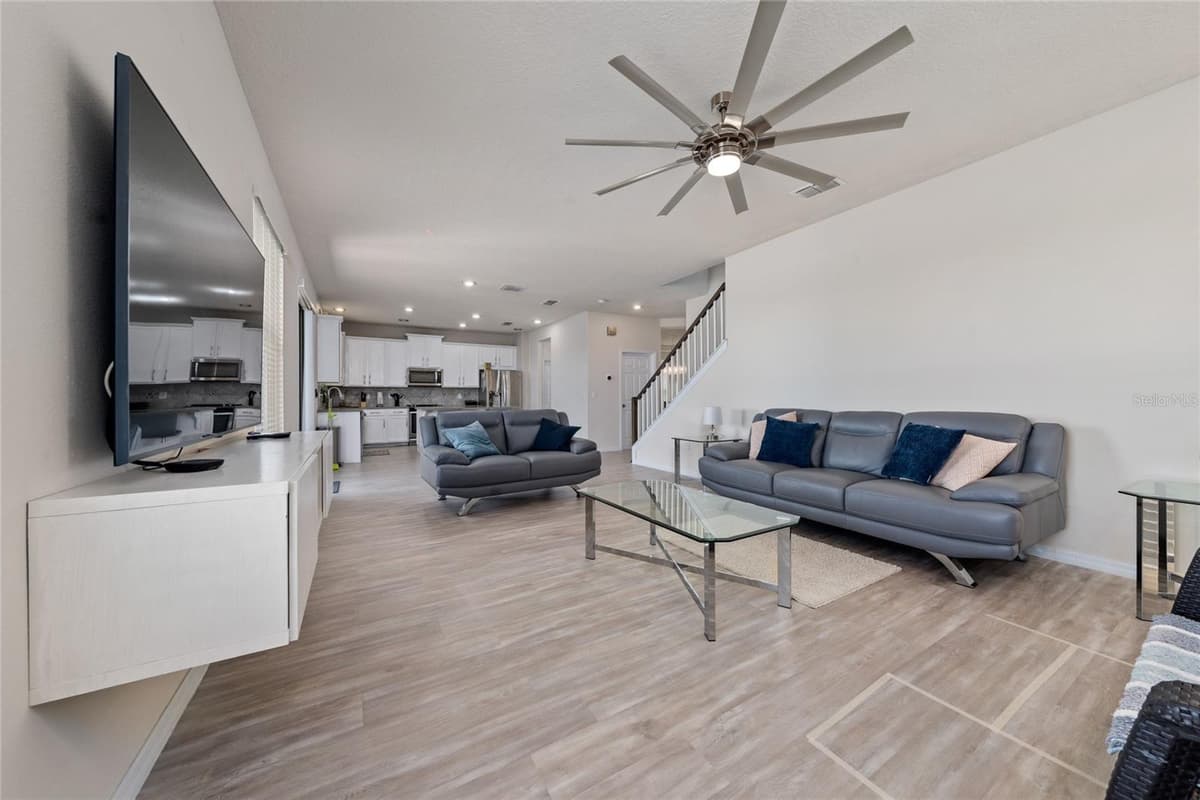 3018 JARDIN STREET — photo 16 of 44
