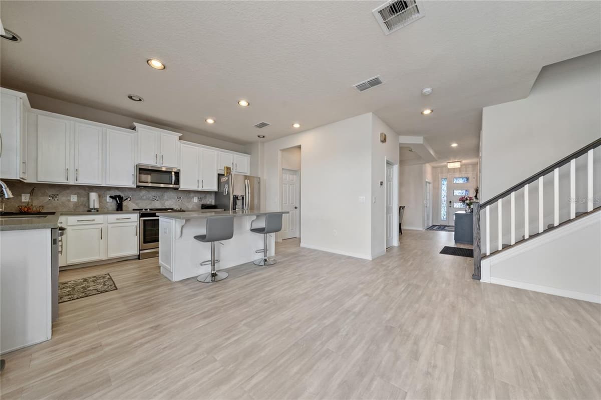 3018 JARDIN STREET — photo 12 of 44