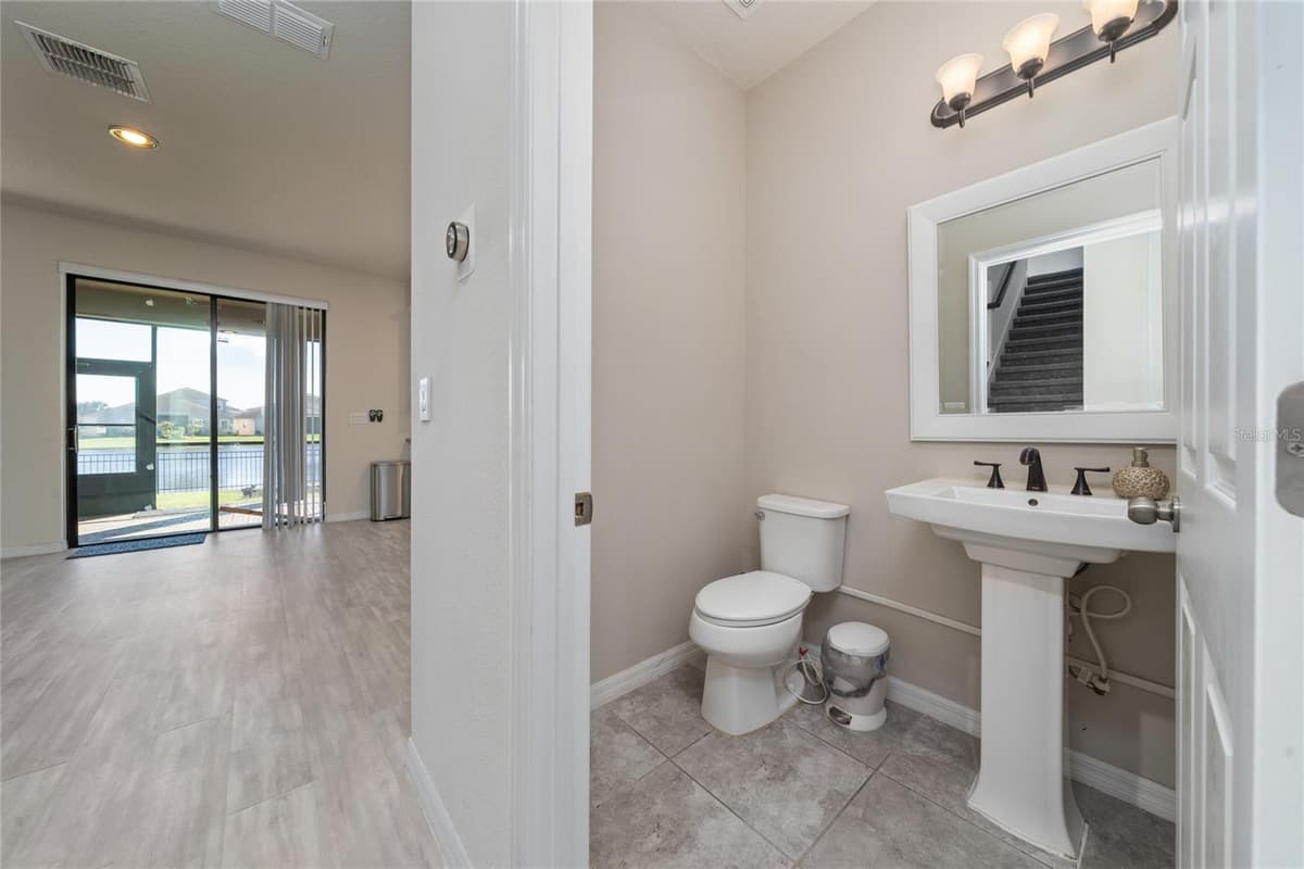 3018 JARDIN STREET — photo 11 of 44