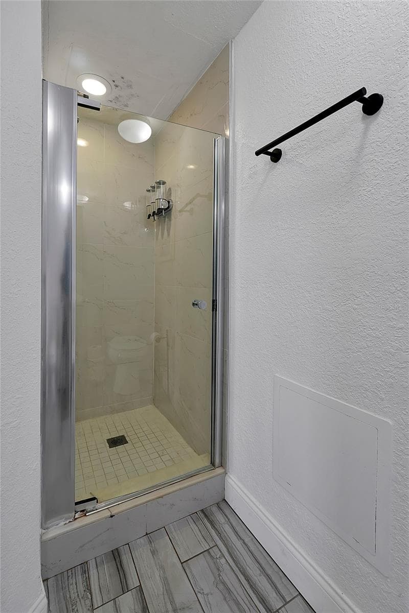 6165 CARRIER DRIVE — photo 16 of 39