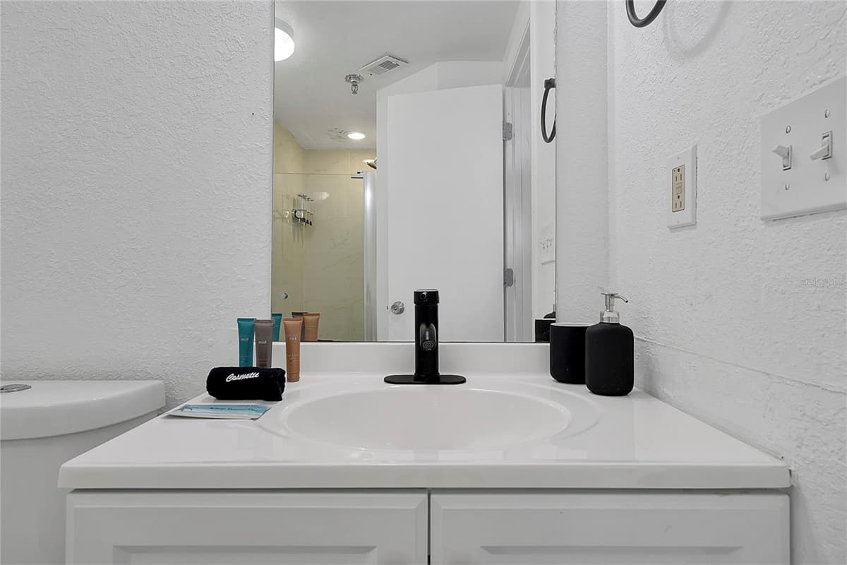 6165 CARRIER DRIVE — photo 19 of 39