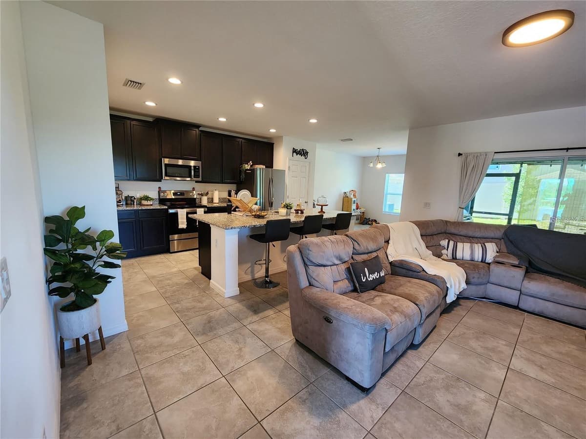 474 ANNABELLE WAY — photo 10 of 33