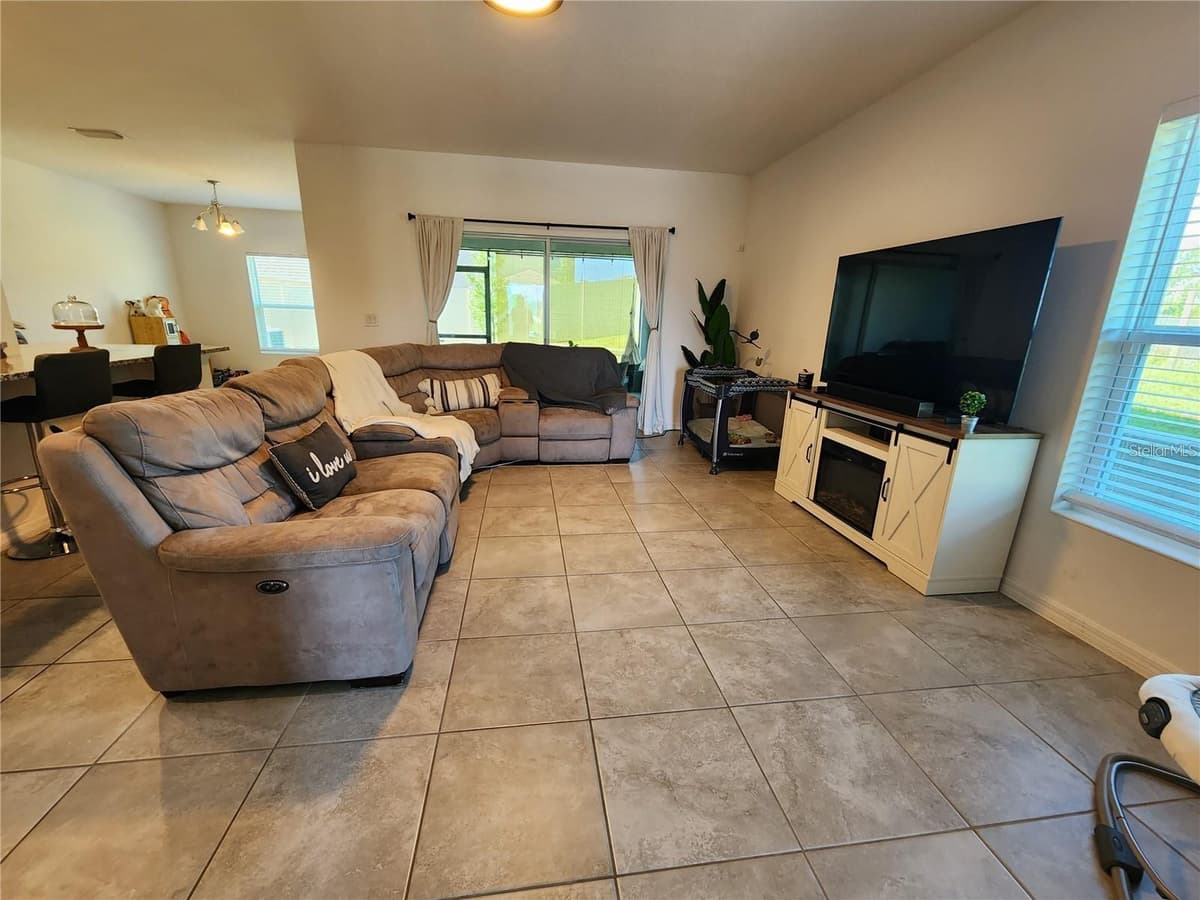 474 ANNABELLE WAY — photo 11 of 33