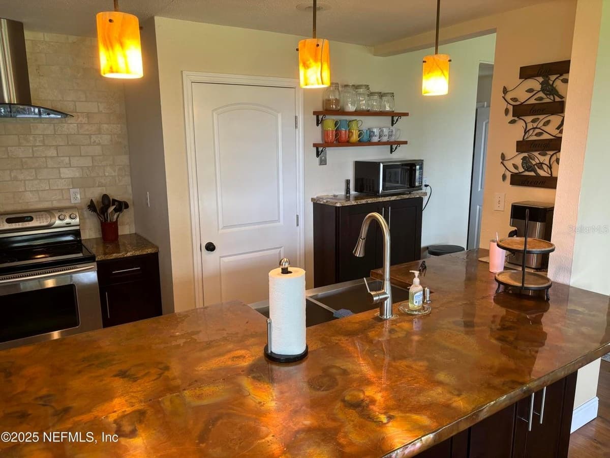 6001 BIRD ISLAND DRIVE — photo 13 of 52