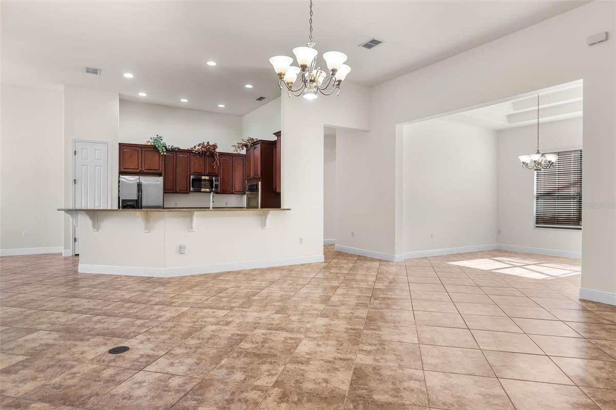 619 TAPATIO LANE — photo 11 of 36