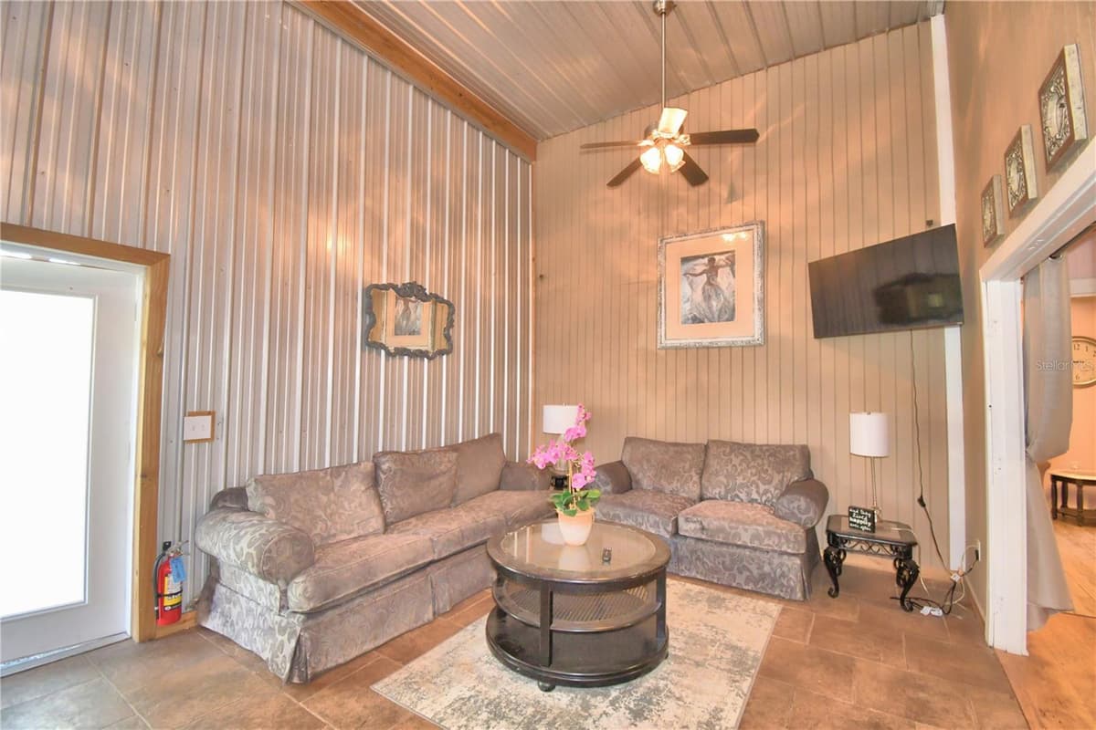 5713 LUCERNE PARK ROAD — photo 17 of 63