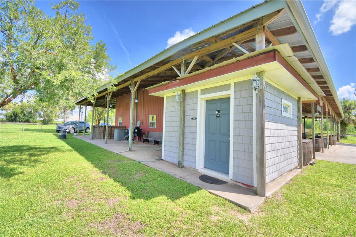 5713 LUCERNE PARK ROAD — photo 4 of 63