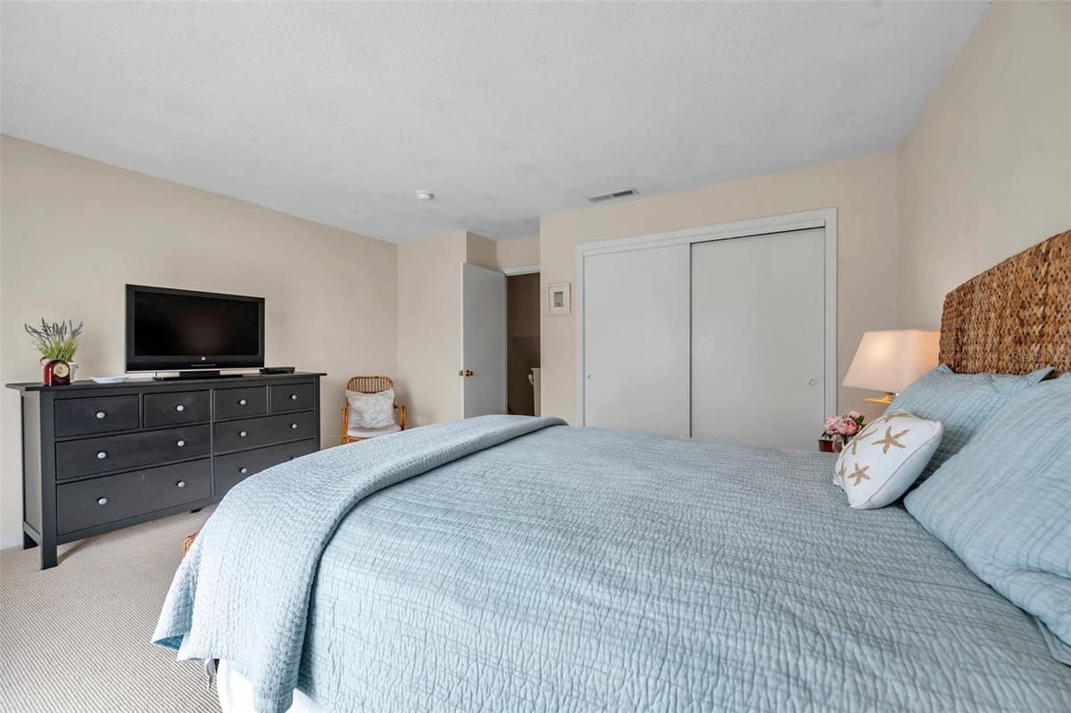 4766 SNOOK DRIVE — photo 14 of 54