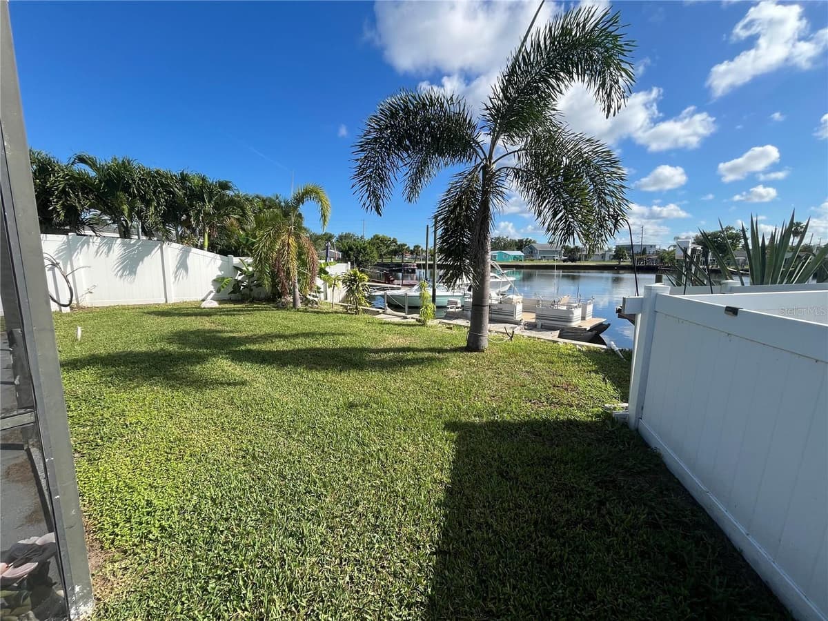 13630 LAGOON DRIVE — photo 19 of 25