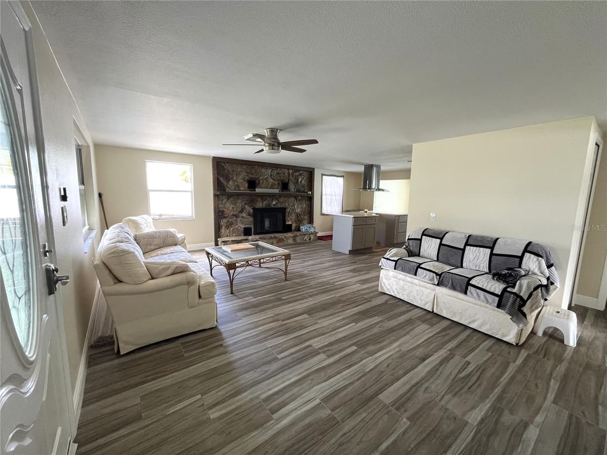 13630 LAGOON DRIVE — photo 8 of 25