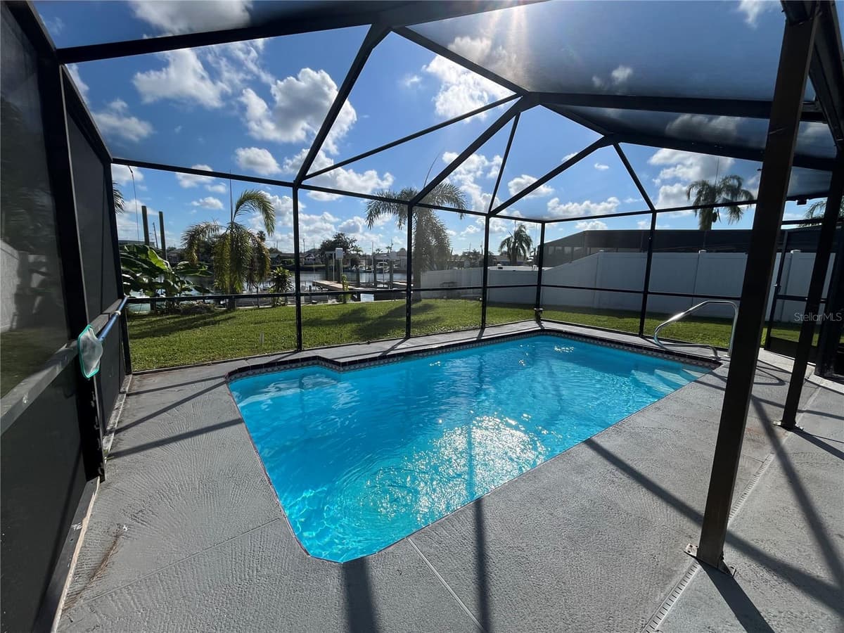 13630 LAGOON DRIVE — photo 5 of 25