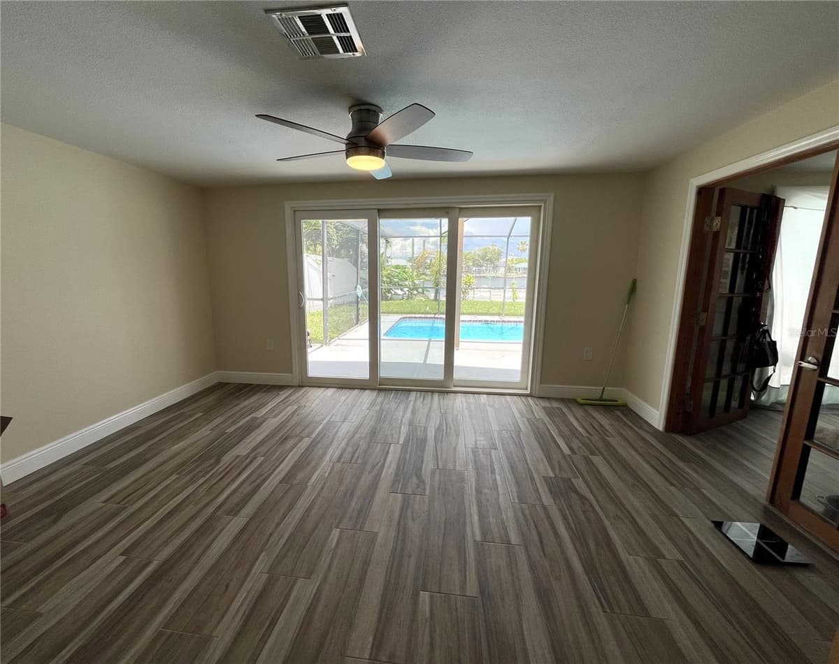 13630 LAGOON DRIVE — photo 12 of 25