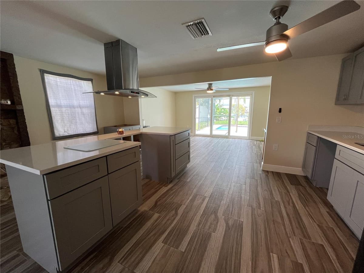 13630 LAGOON DRIVE — photo 10 of 25