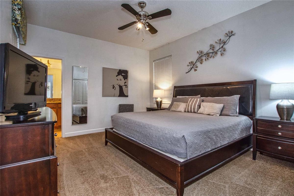 8945 CUBAN PALM ROAD — photo 11 of 50