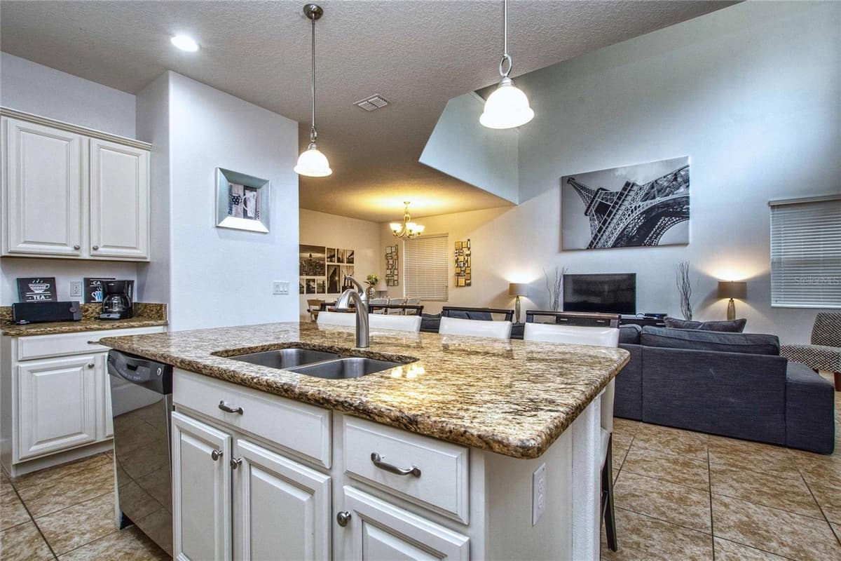 8945 CUBAN PALM ROAD — photo 10 of 50