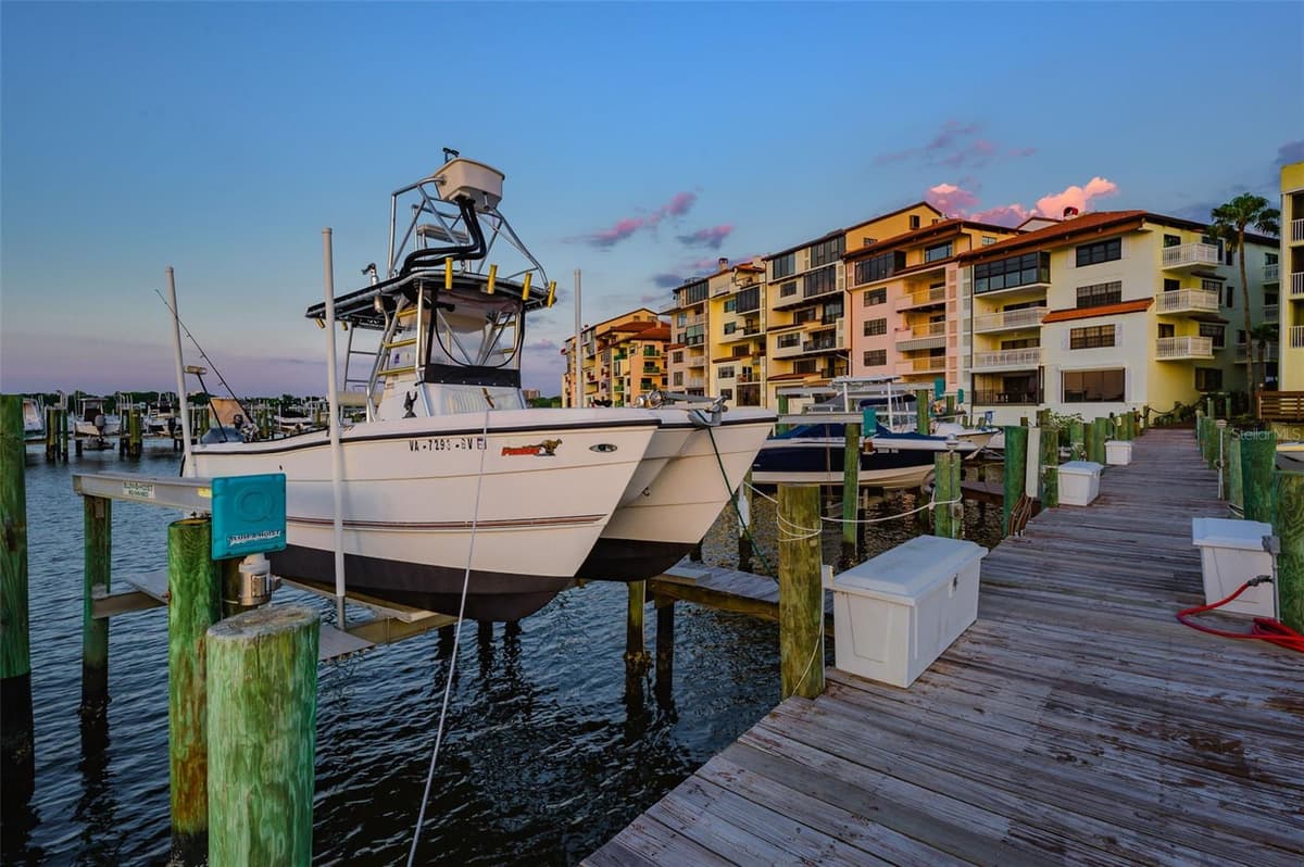 732 MARINA POINT DRIVE — photo 15 of 60