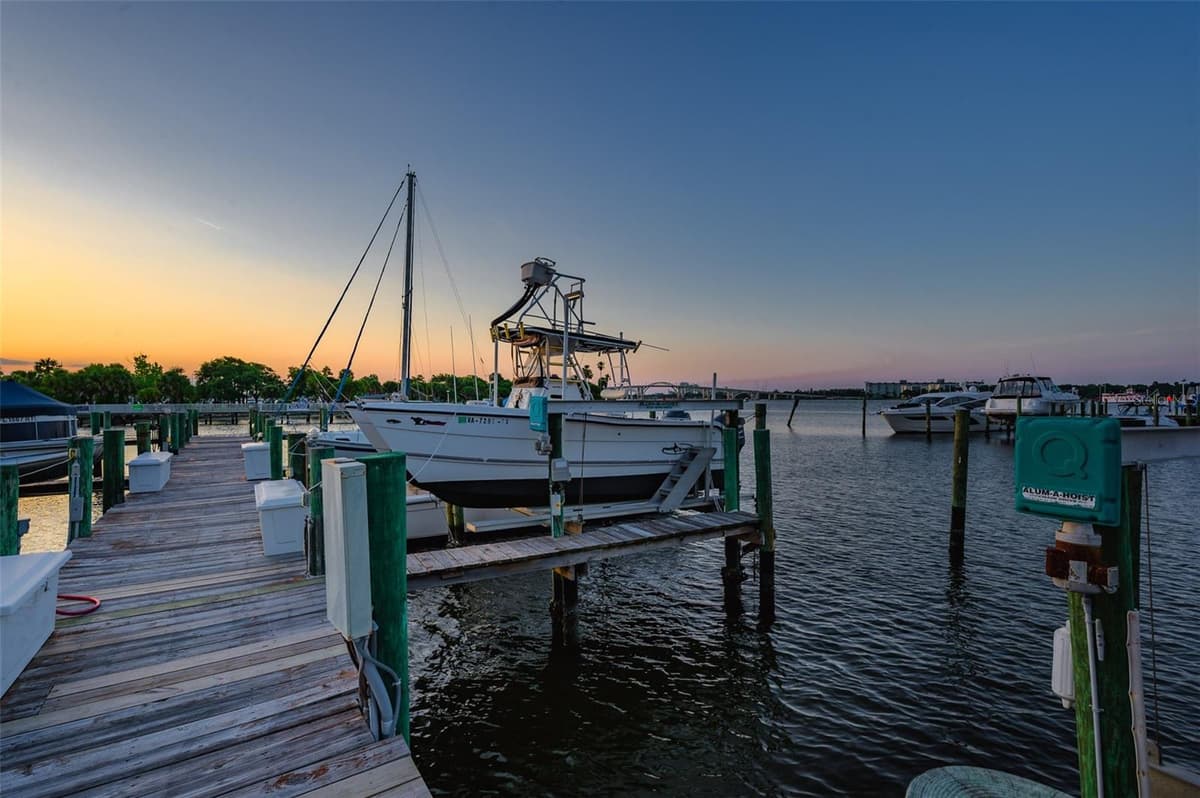 732 MARINA POINT DRIVE — photo 16 of 60
