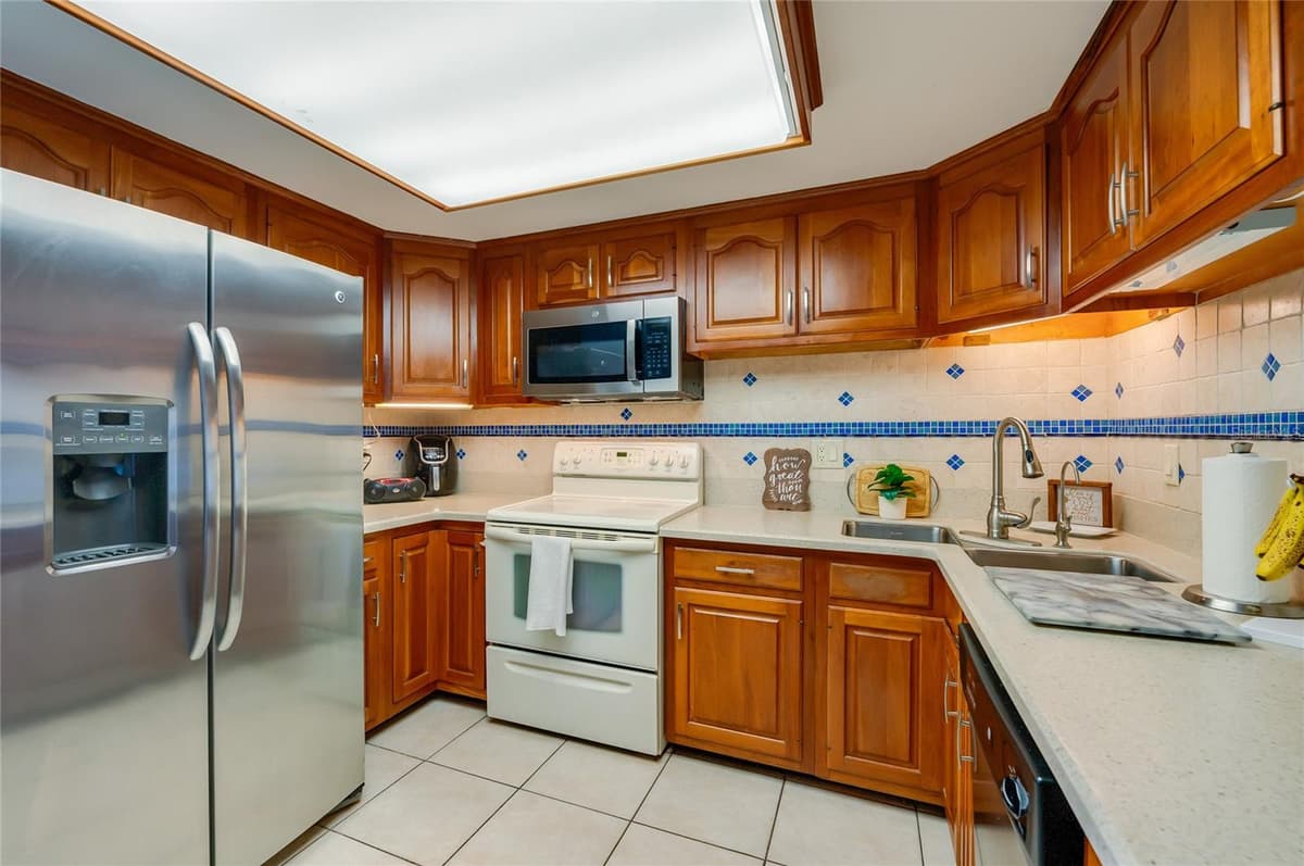 732 MARINA POINT DRIVE — photo 32 of 60