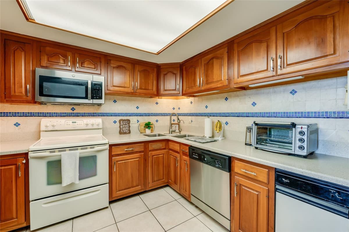 732 MARINA POINT DRIVE — photo 31 of 60