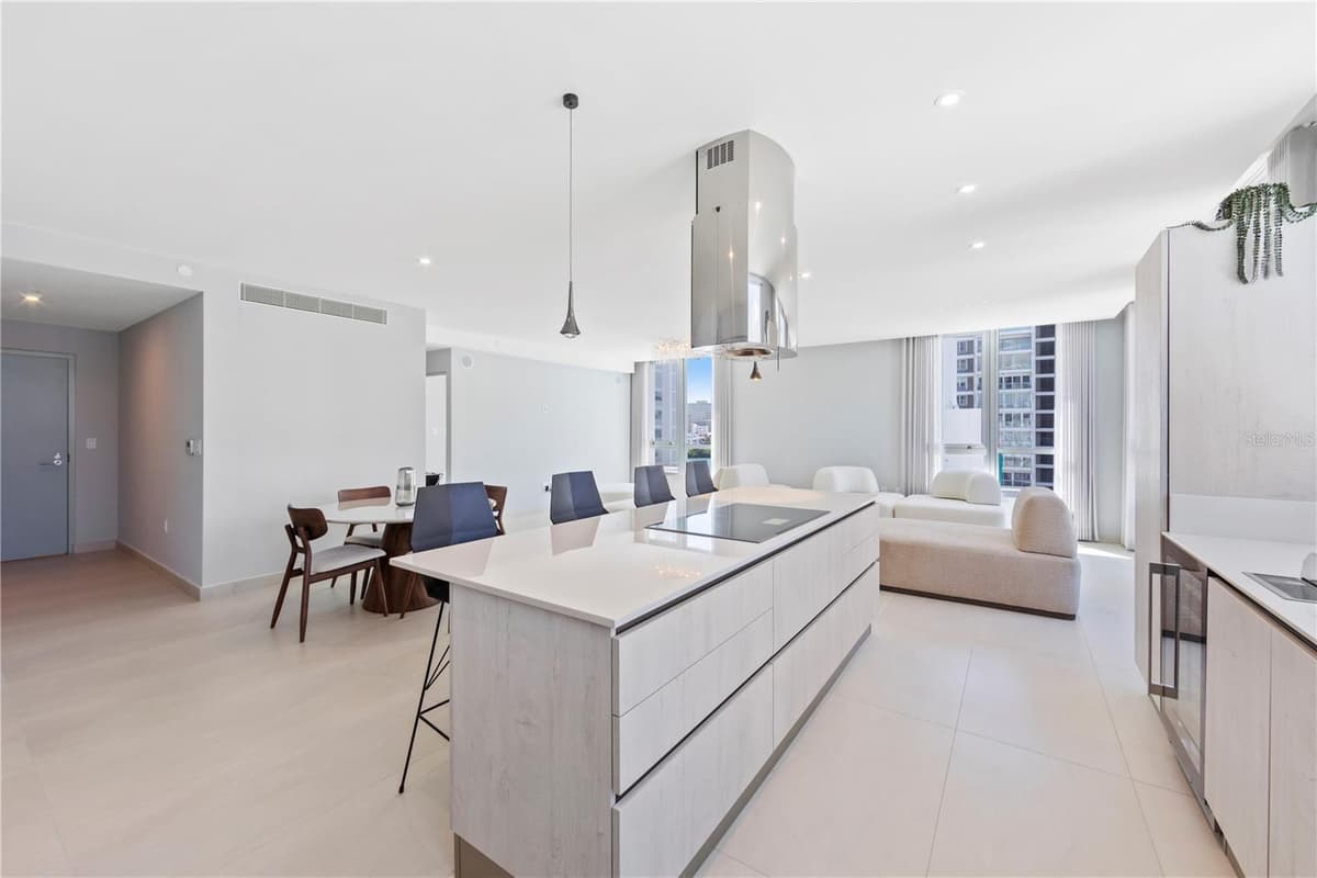 14 CALLE DELCASSE — photo 4 of 20