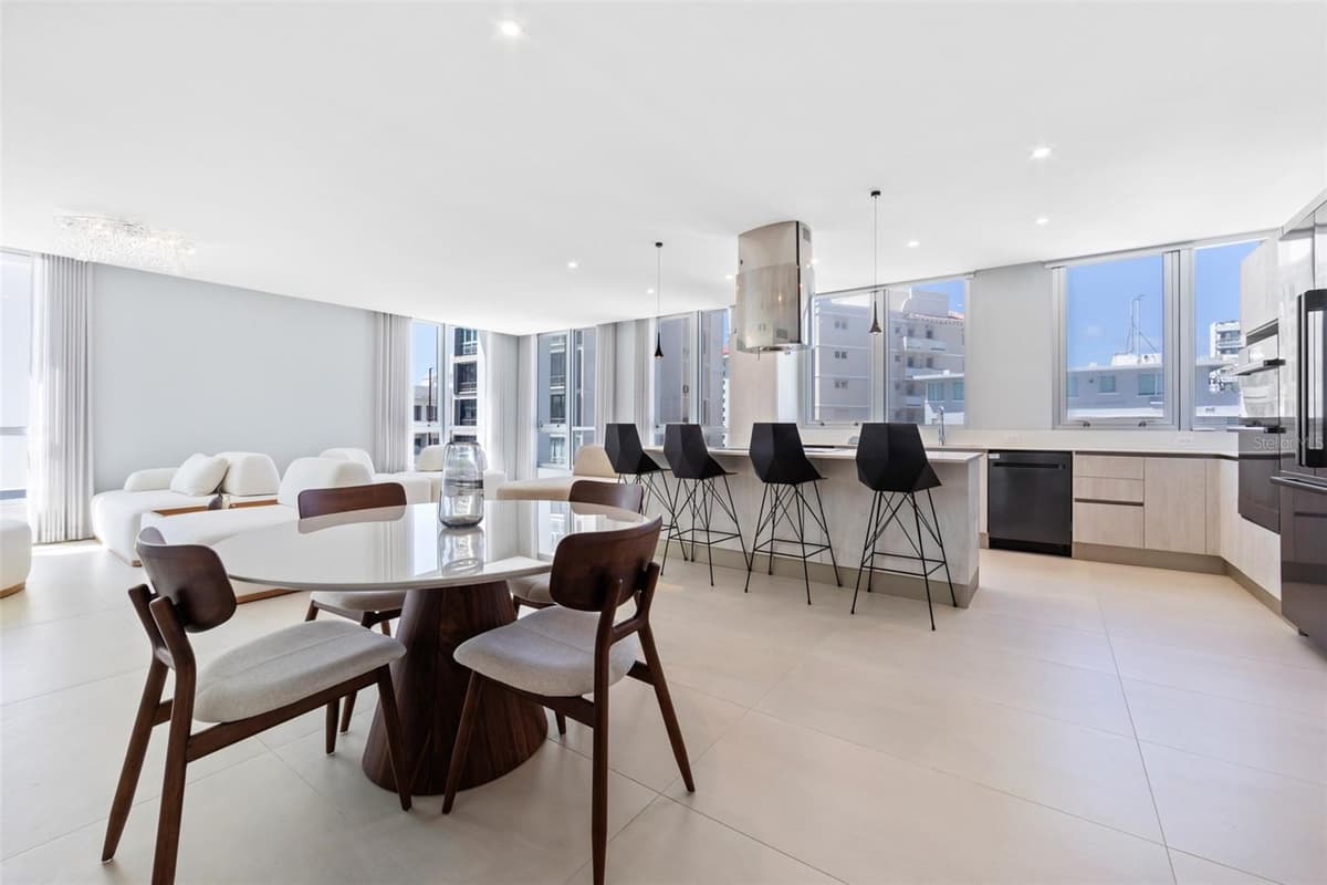 14 CALLE DELCASSE — photo 10 of 20