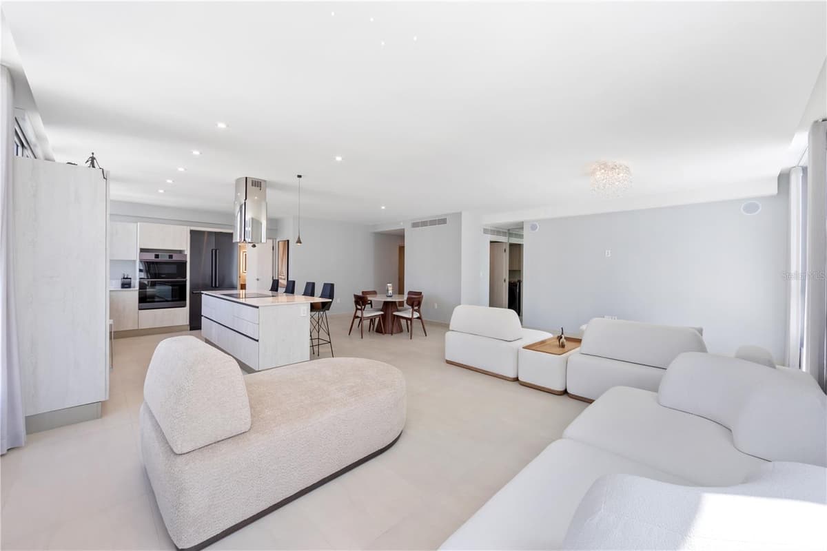 14 CALLE DELCASSE — photo 11 of 20