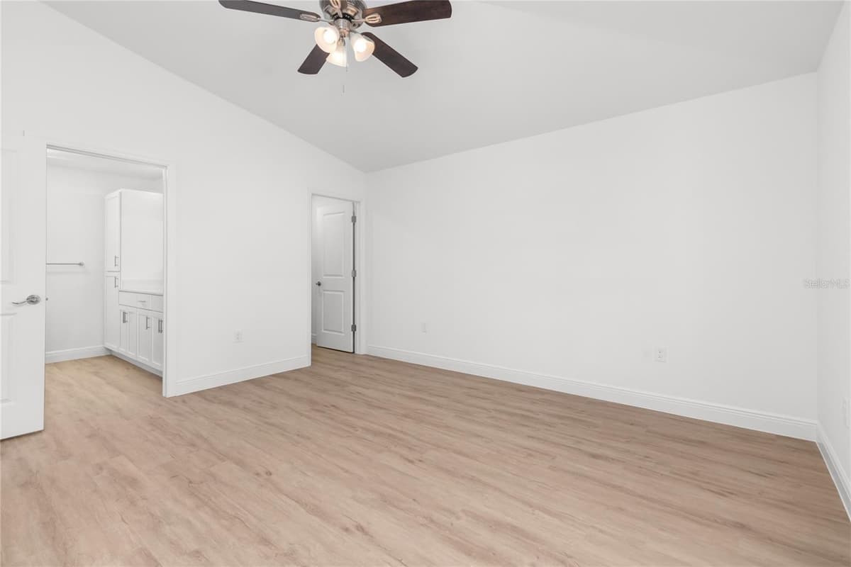 111 SWAN DRIVE — photo 7 of 13