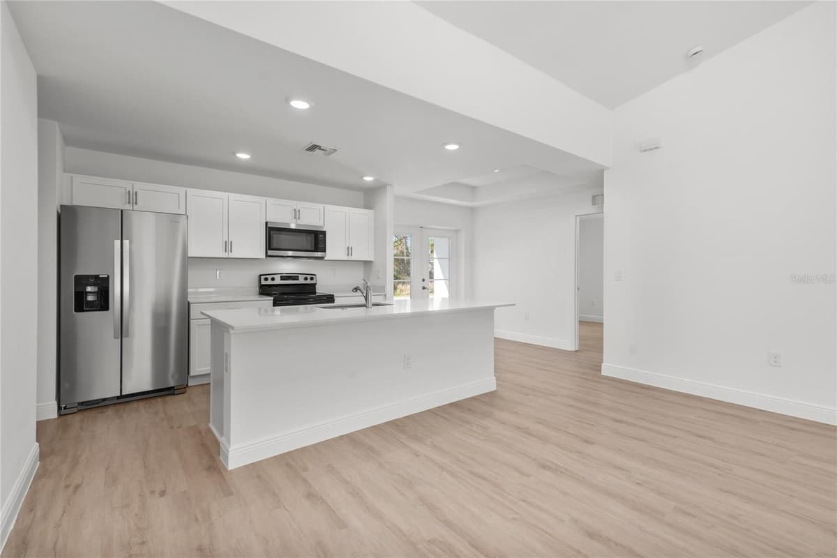 111 SWAN DRIVE — photo 3 of 13