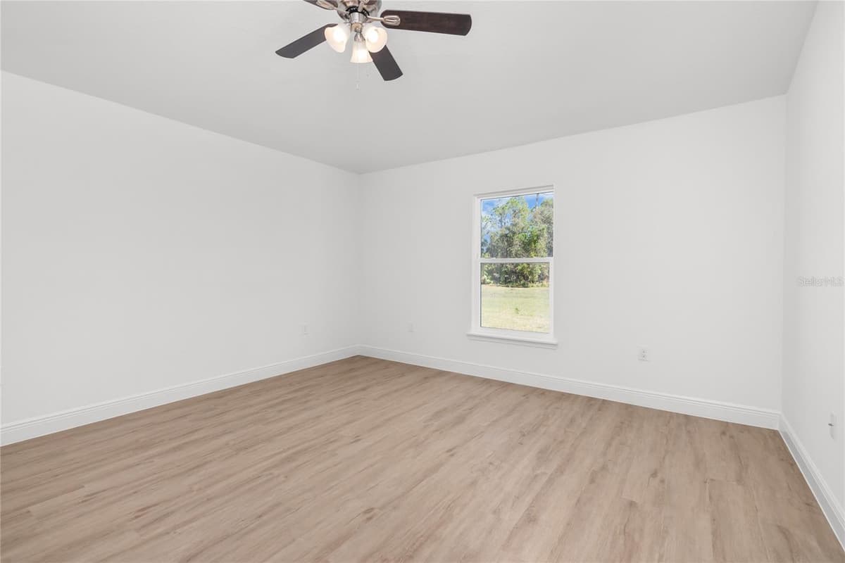 111 SWAN DRIVE — photo 6 of 13