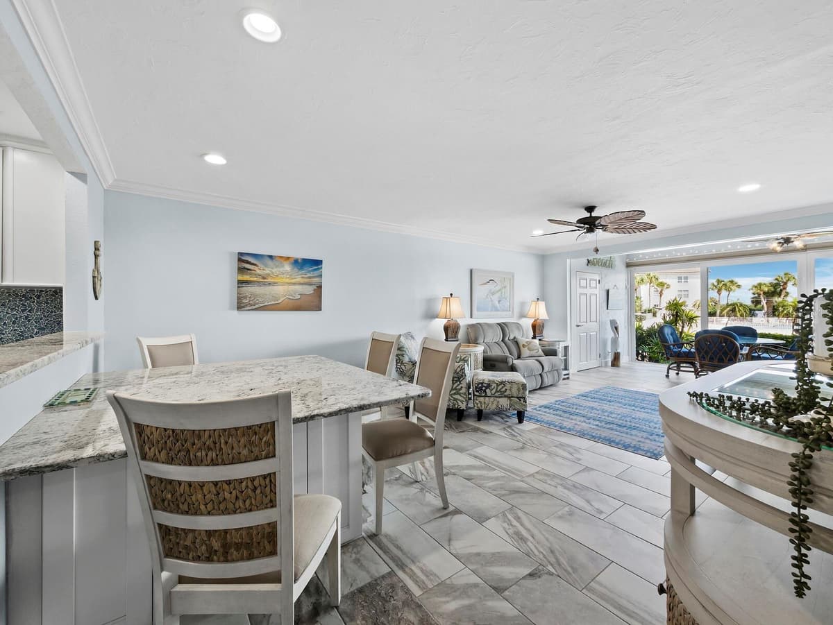 600 SUTTON PLACE — photo 17 of 53