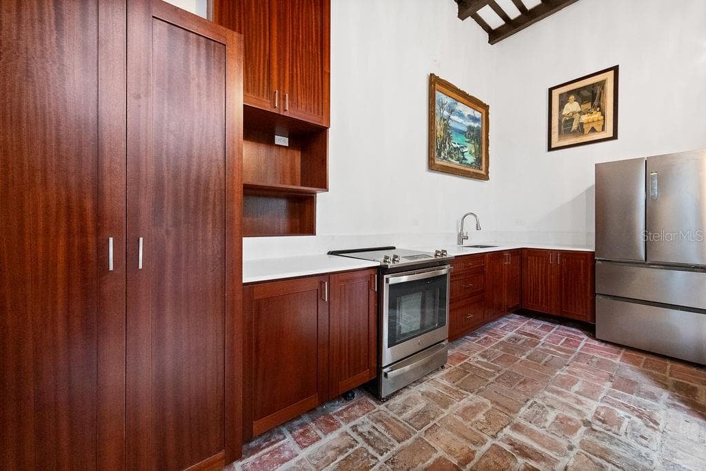 50 SAN FRANCISCO ST — photo 13 of 29