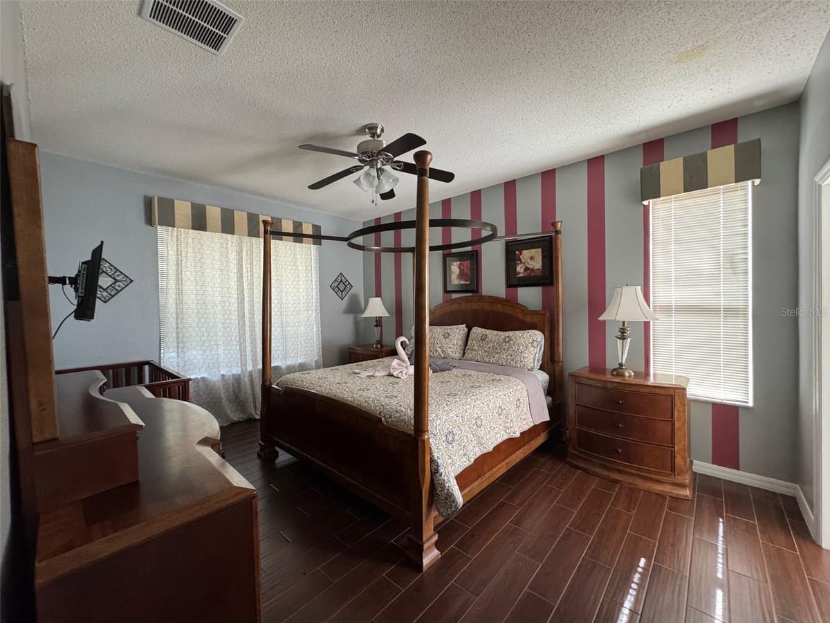 2677 EMERALD ISLAND BOULEVARD — photo 9 of 27