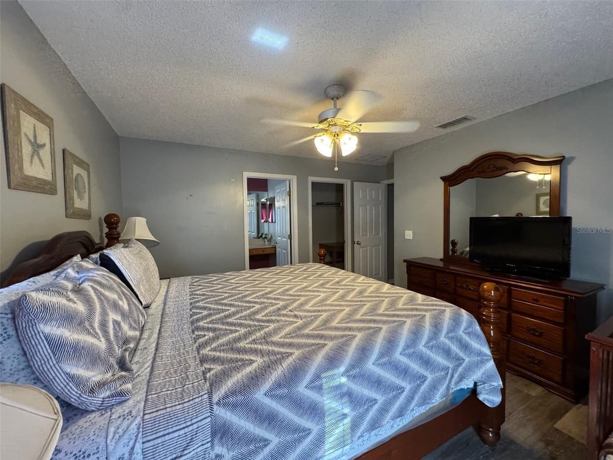 2677 EMERALD ISLAND BOULEVARD — photo 15 of 27