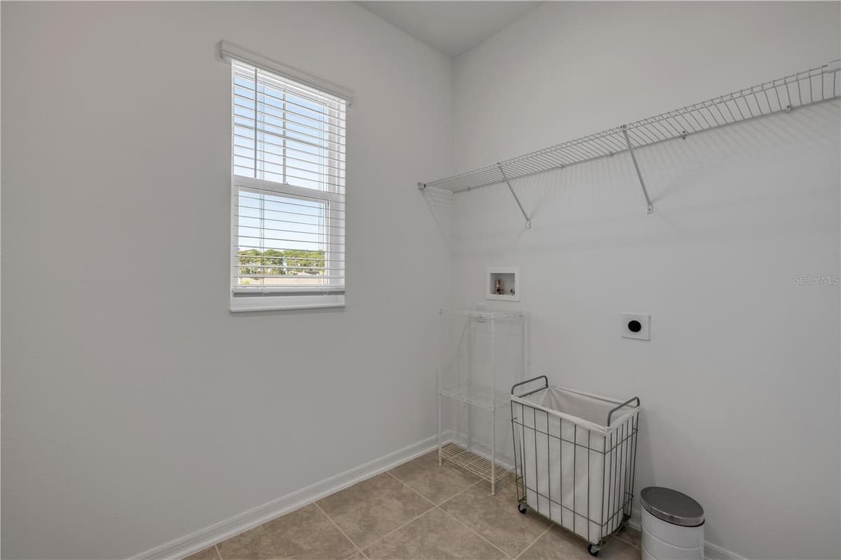 3975 WILLOWBROOK DRIVE — photo 41 of 79