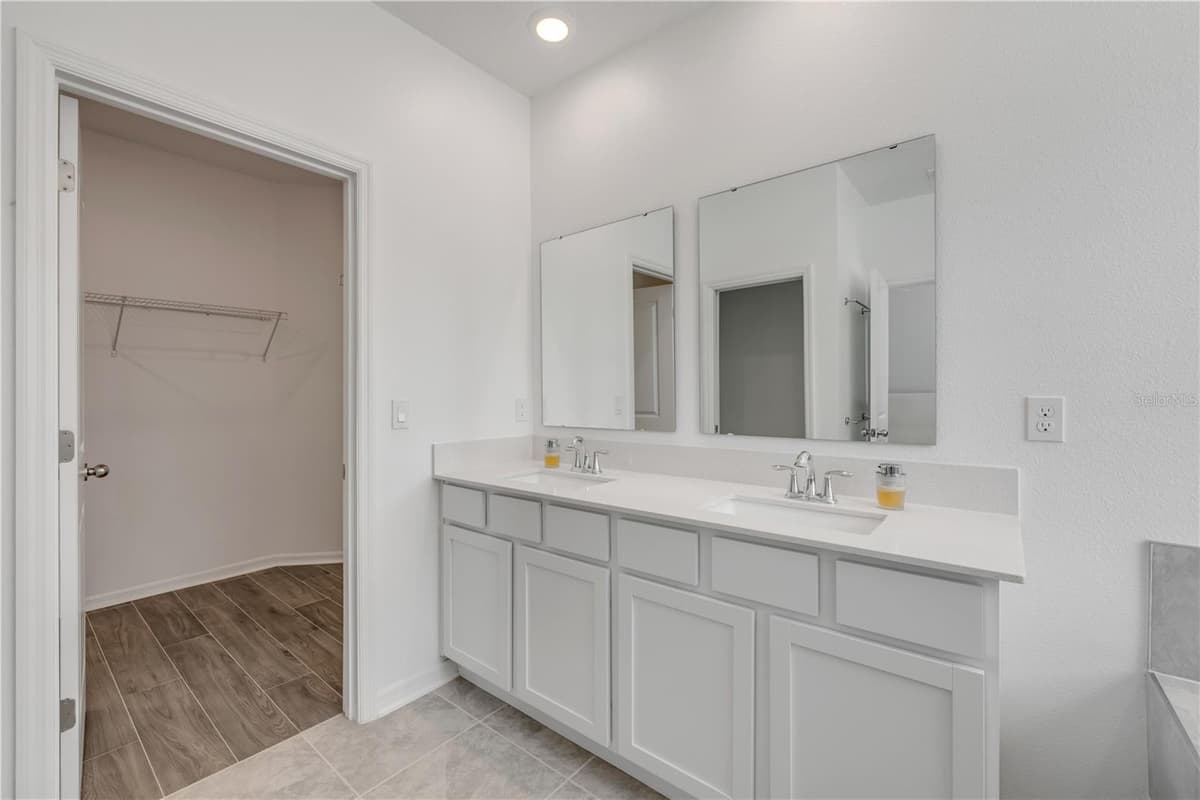 3975 WILLOWBROOK DRIVE — photo 46 of 79