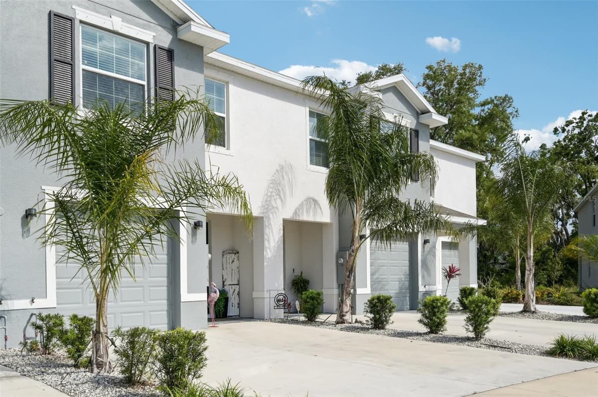 16646 MAUDE DRIVE — photo 3 of 53