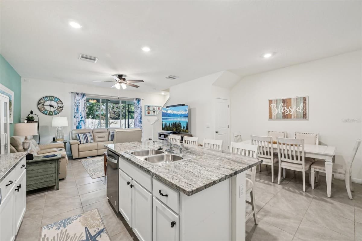 16646 MAUDE DRIVE — photo 11 of 53