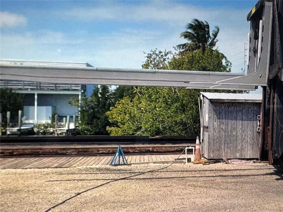 13900 OVERSEAS HWY — photo 5 of 41
