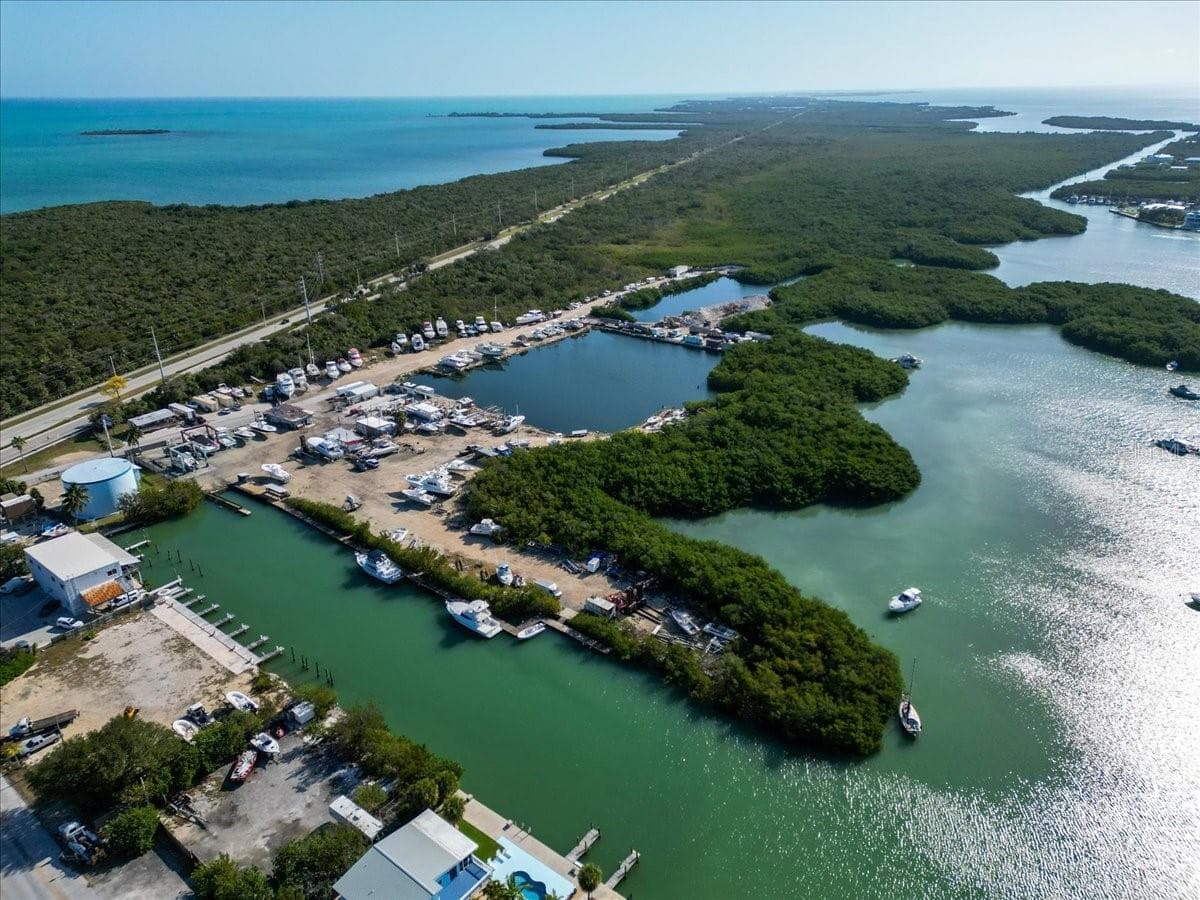 13900 OVERSEAS HWY — photo 14 of 41