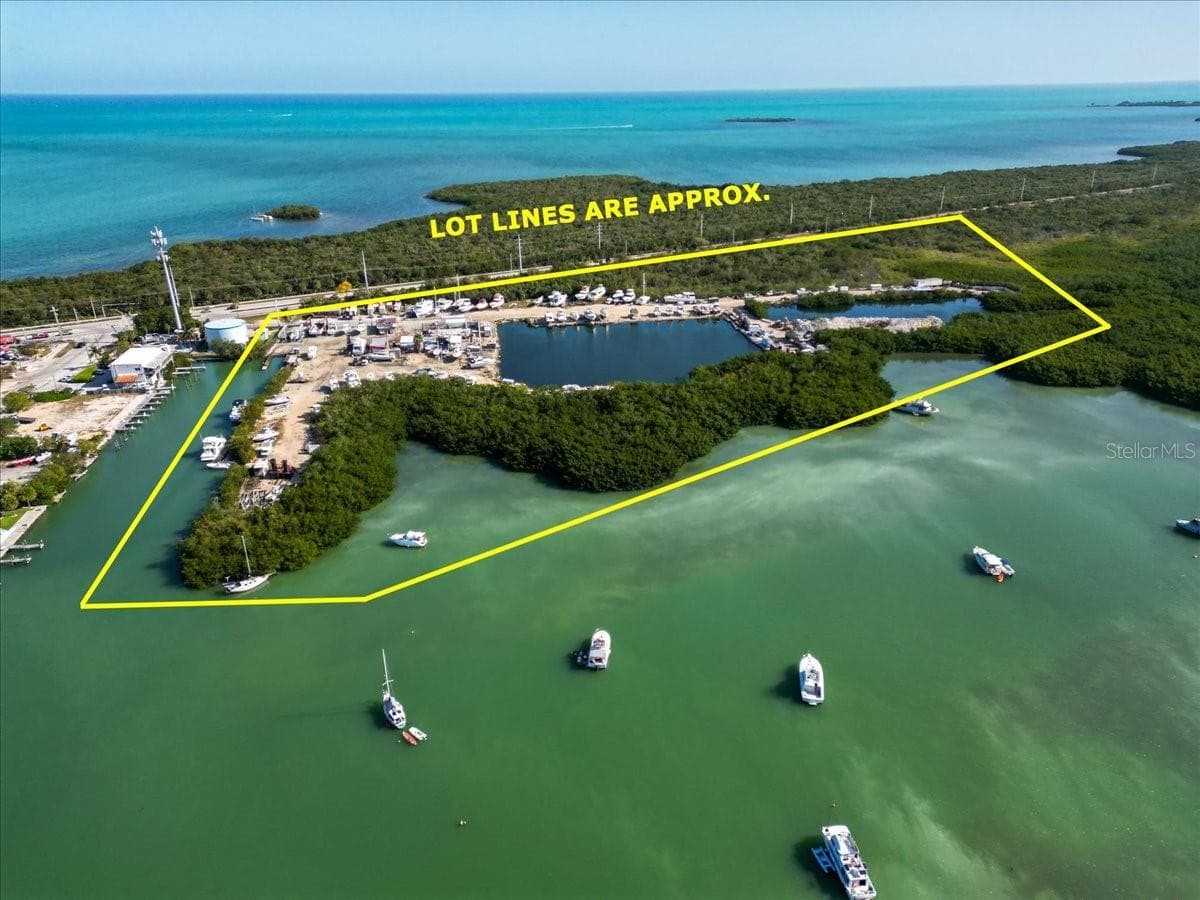 13900 OVERSEAS HWY — photo 1 of 41