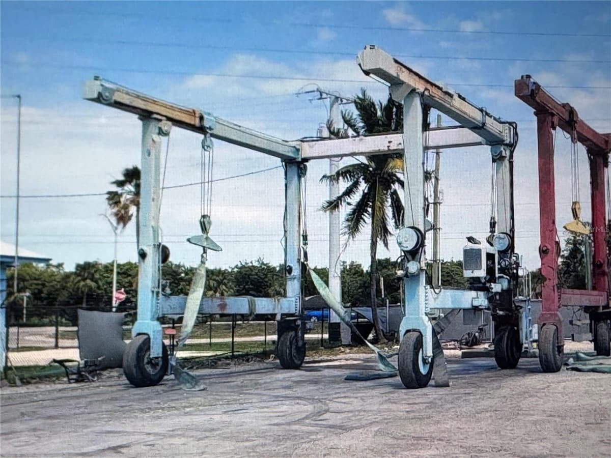 13900 OVERSEAS HWY — photo 10 of 41