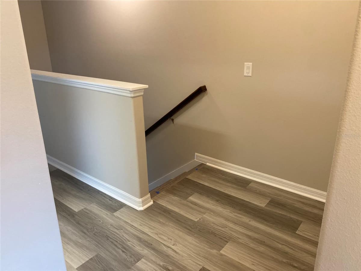 8521 VEDDER LANE — photo 12 of 21