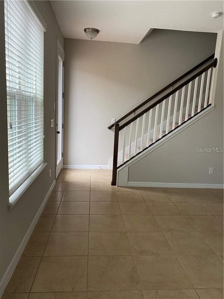 8521 VEDDER LANE — photo 13 of 21