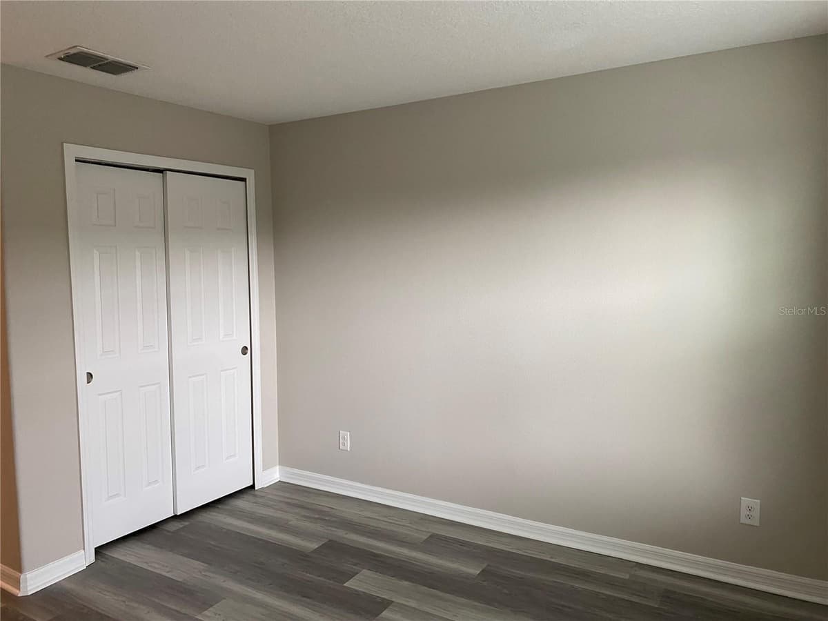 8521 VEDDER LANE — photo 8 of 21