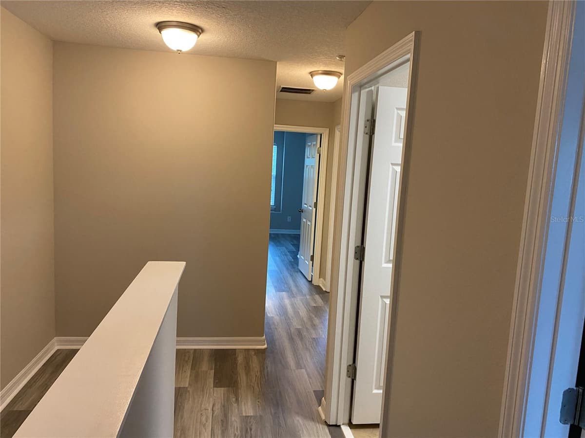 8521 VEDDER LANE — photo 5 of 21