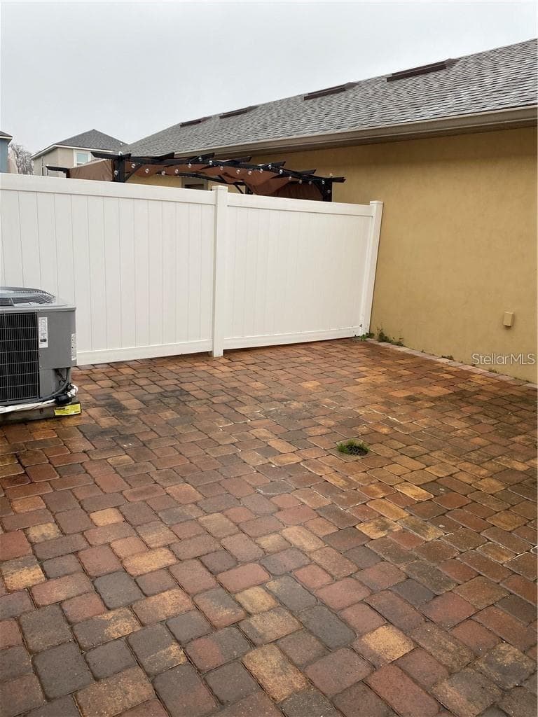 8521 VEDDER LANE — photo 14 of 21