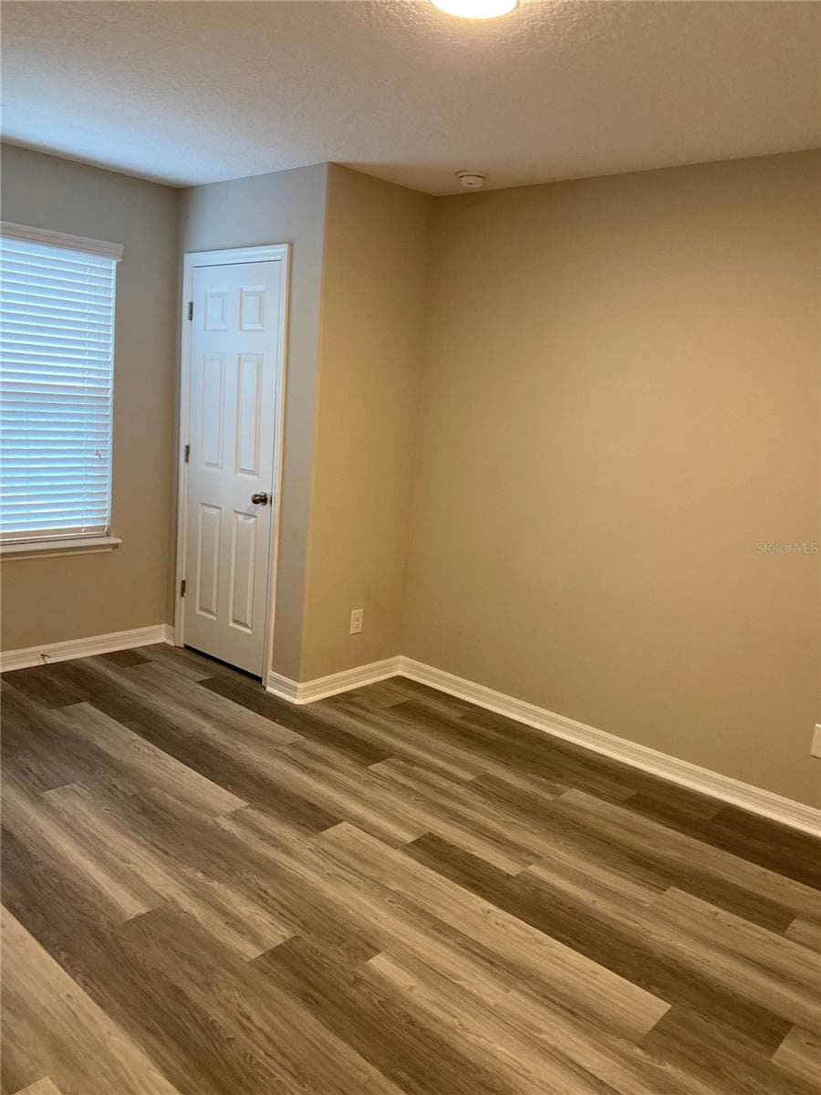 8521 VEDDER LANE — photo 10 of 21