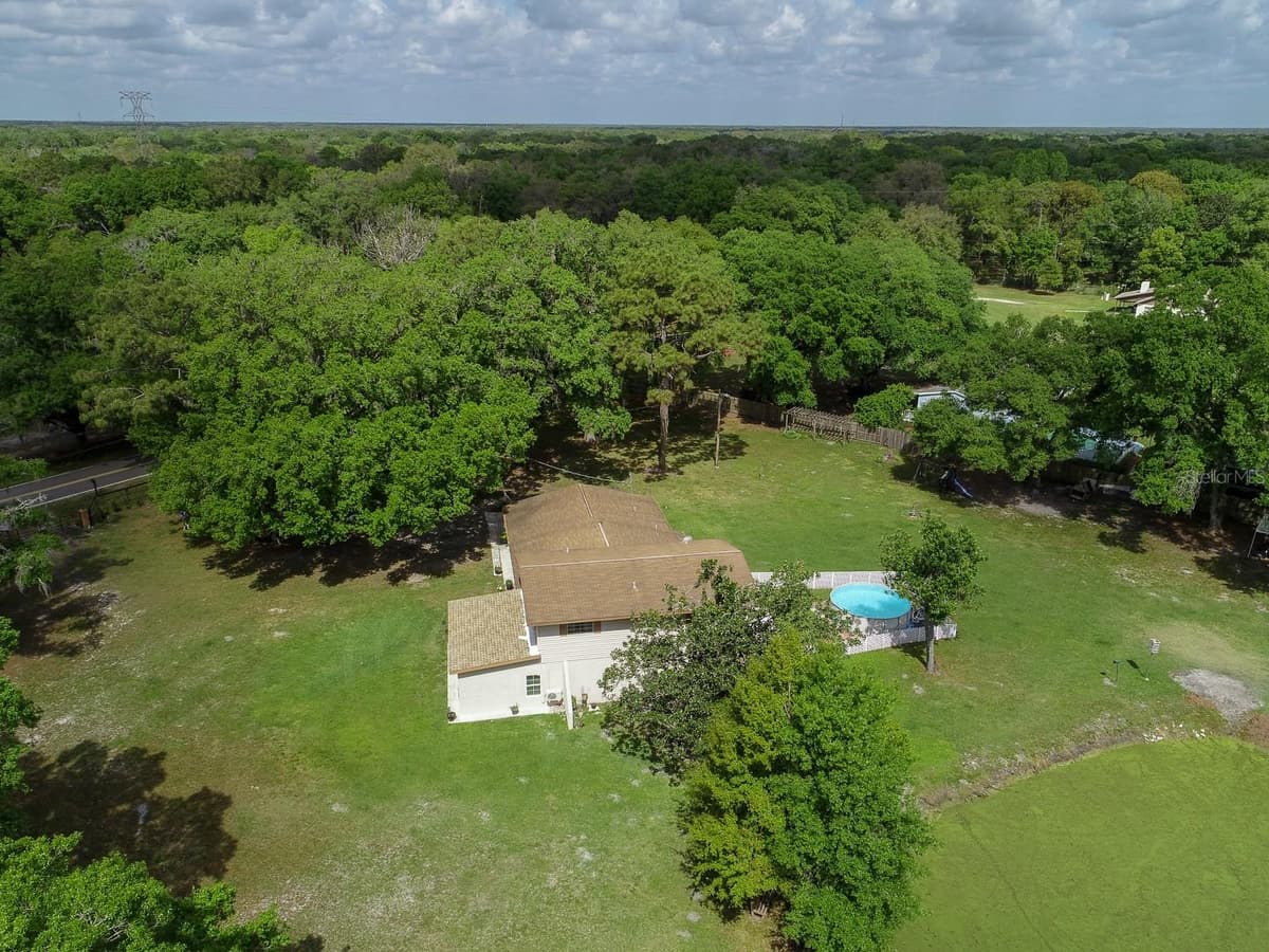 4902 FIVE ACRE ROAD — photo 3 of 41